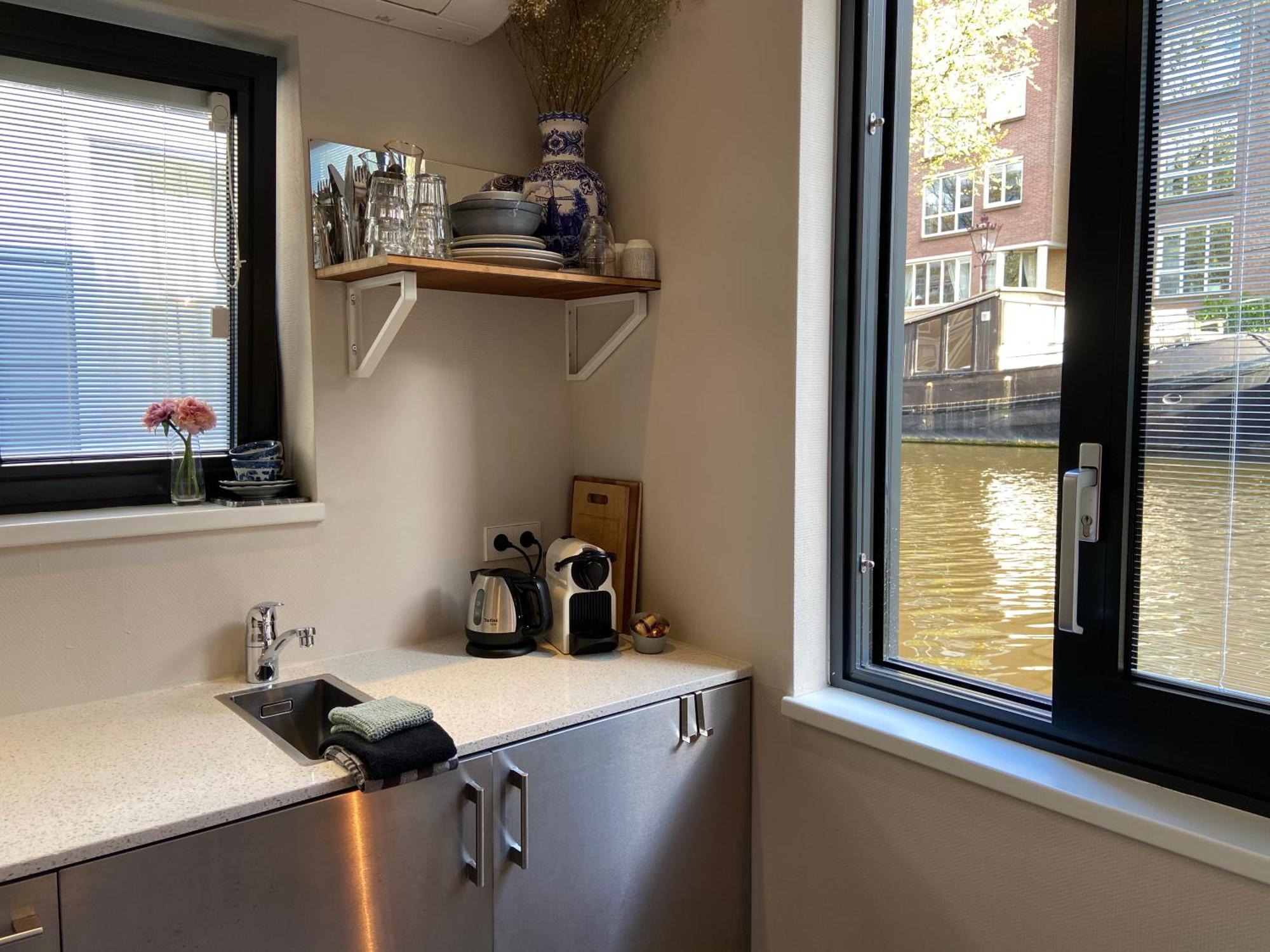 ホテル Houseboat Sophia アムステルダム エクステリア 写真